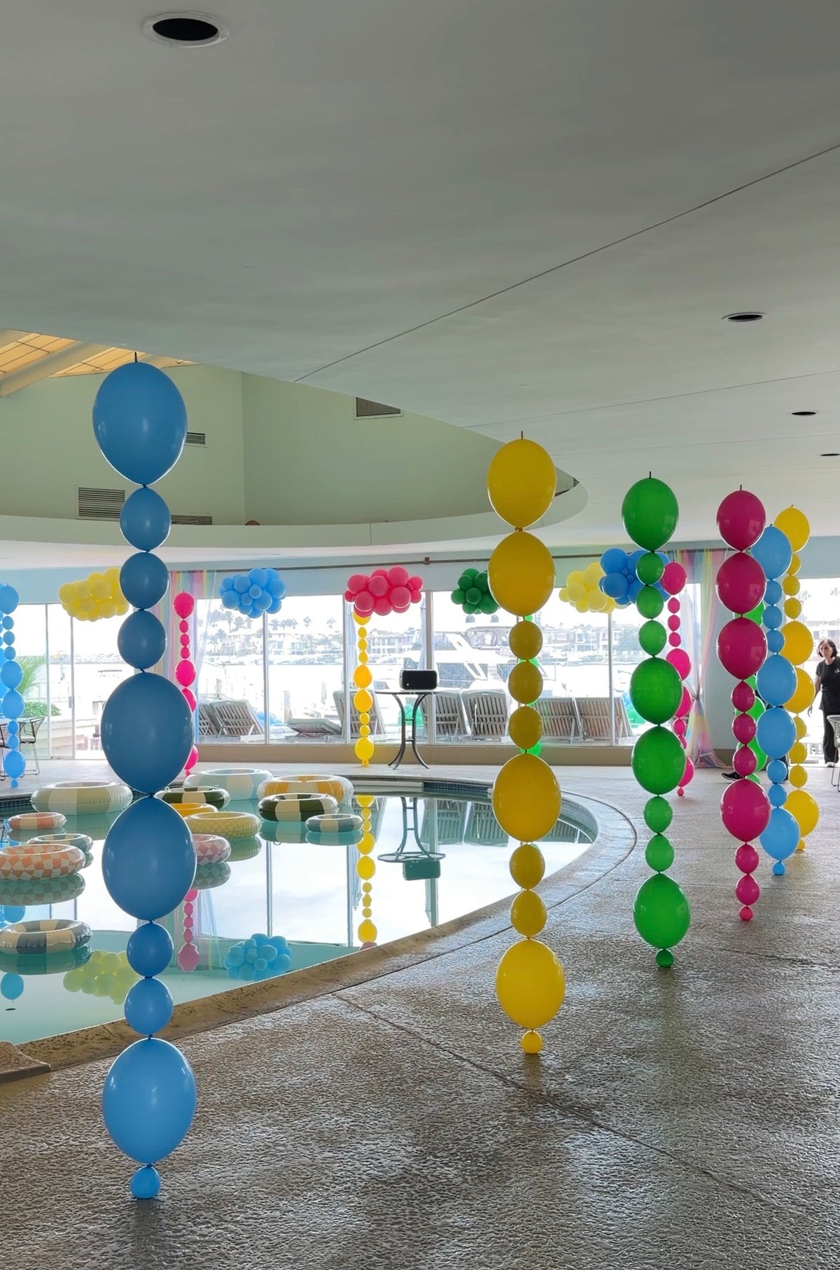 Freestanding Moving Helium Balloon Decor #029